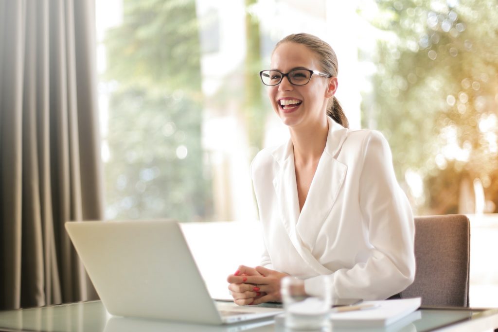 lady-at-computer-doing-psychometric-testing